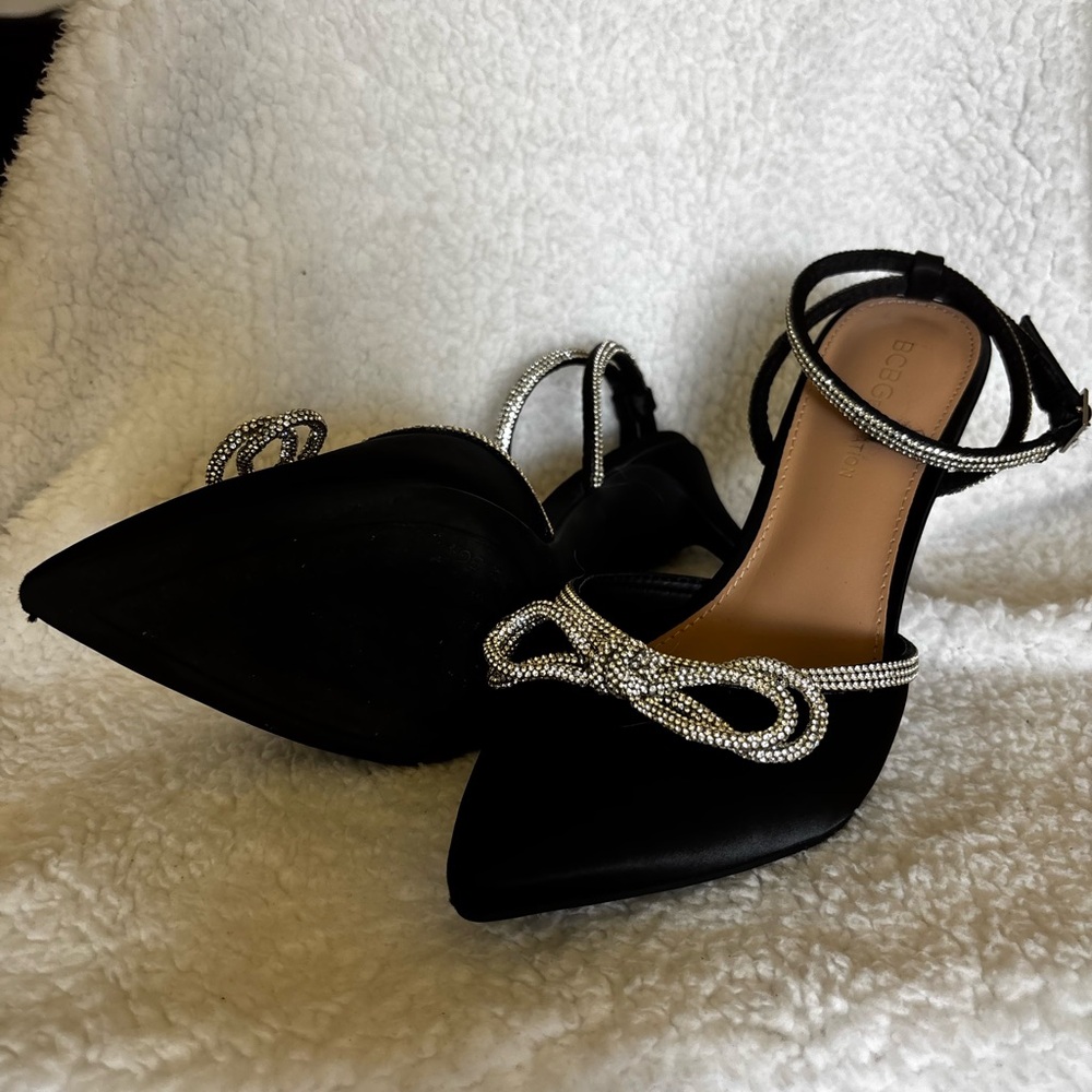 Elegant Black Stiletto Heels with Rhinestone Bow - Picture 3 of 6